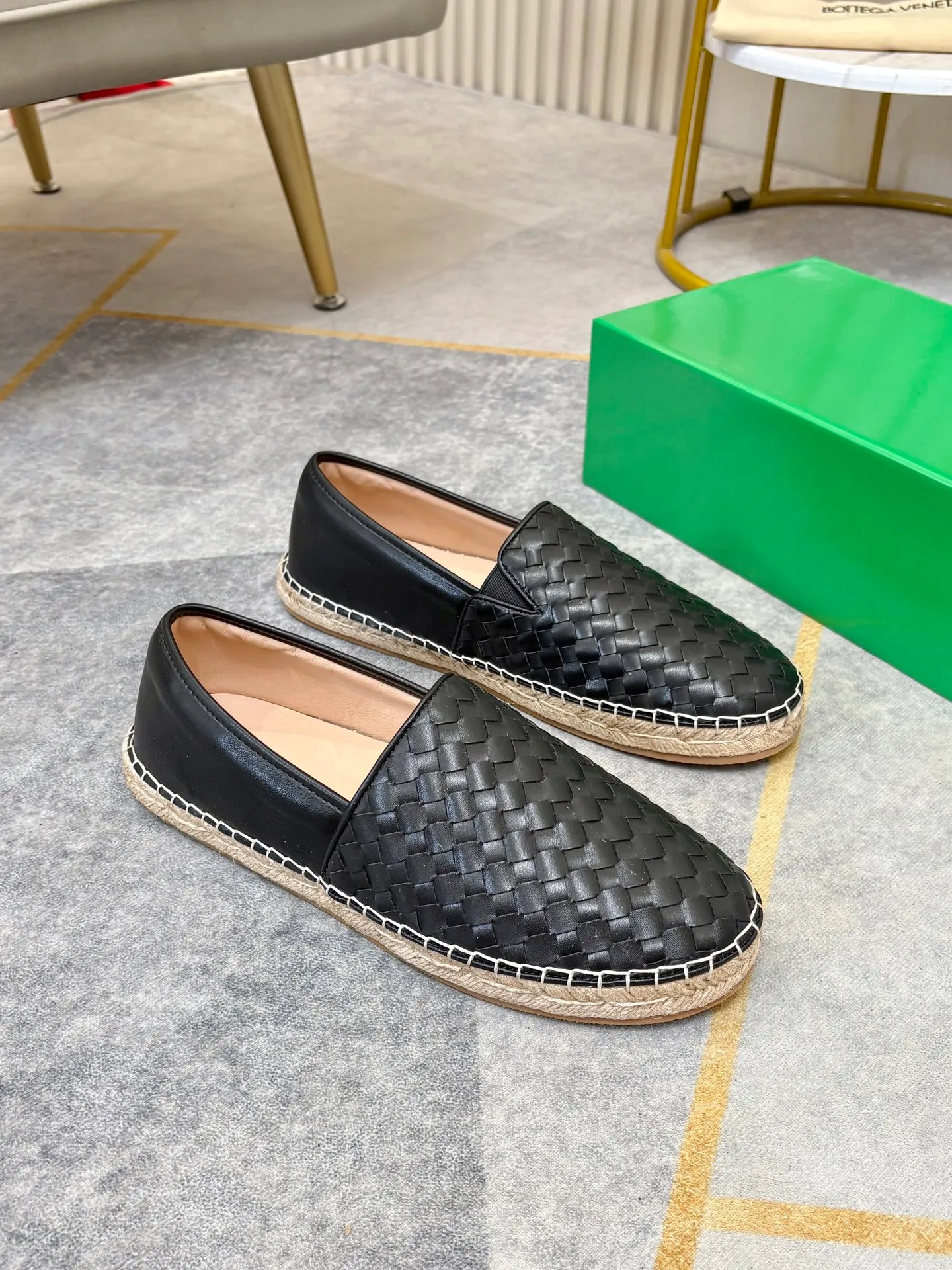 P420. BV men's casual shoes, handsome and versatile low-top shoes, woven cowhide upper, pigskin lining for the feet, 🌺🌺perfect shoe last, 🌲🌲 fashionable and handsome, comfortable on the feet, 🚗🚗wear-resistant and non-slip rubber outsole. Code number: 38-44. 45 is custom-made and cannot be returned or exchanged
